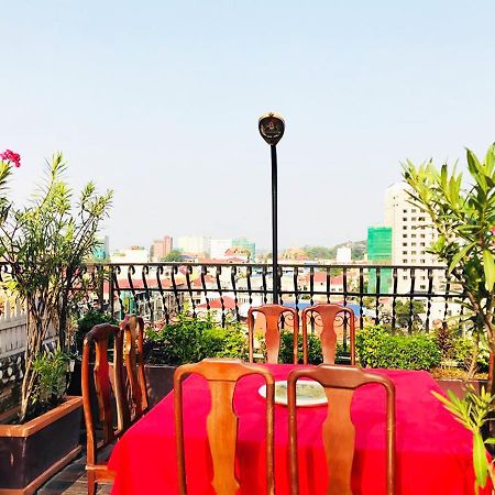 Hotel Luxury World Phnom Penh Exteriör bild