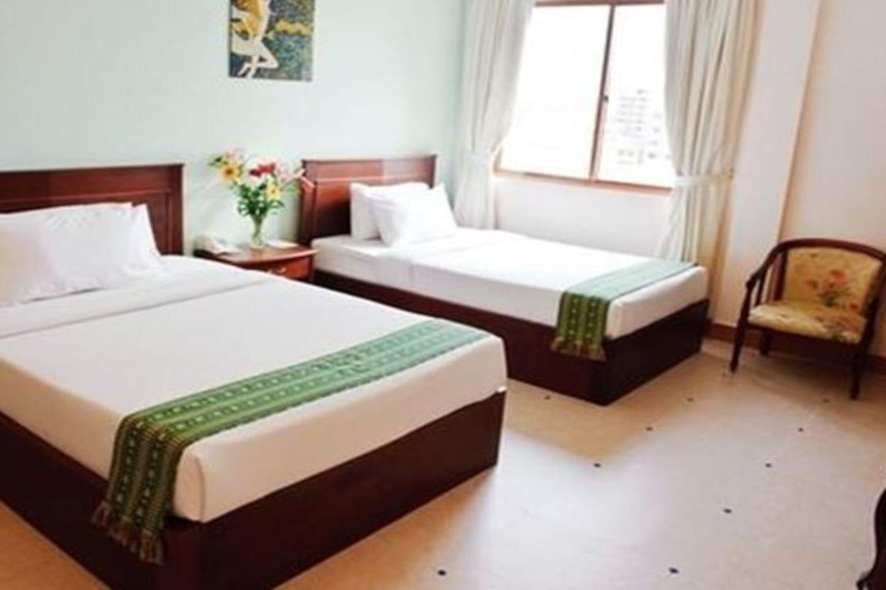 Hotel Luxury World Phnom Penh Exteriör bild
