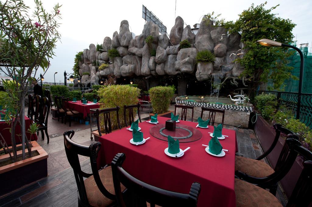 Hotel Luxury World Phnom Penh Exteriör bild