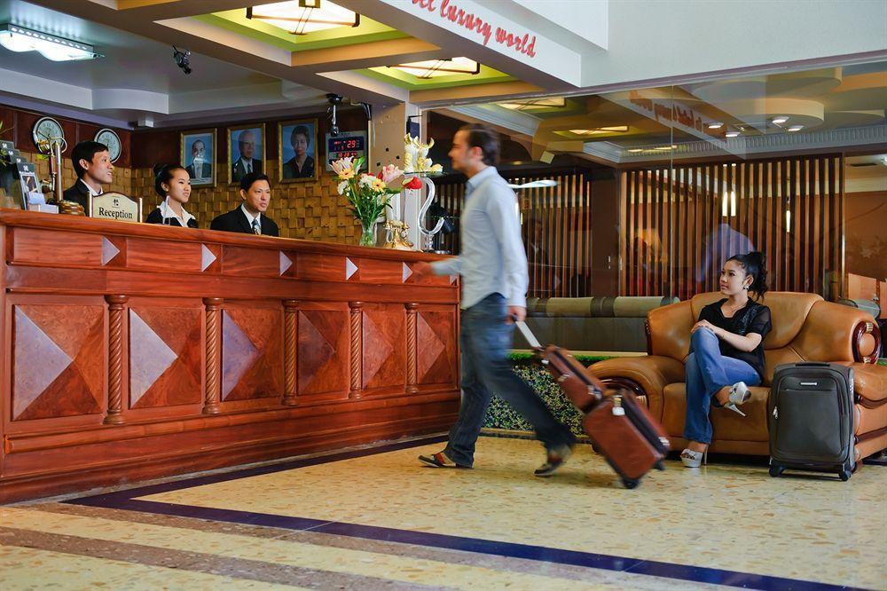 Hotel Luxury World Phnom Penh Exteriör bild