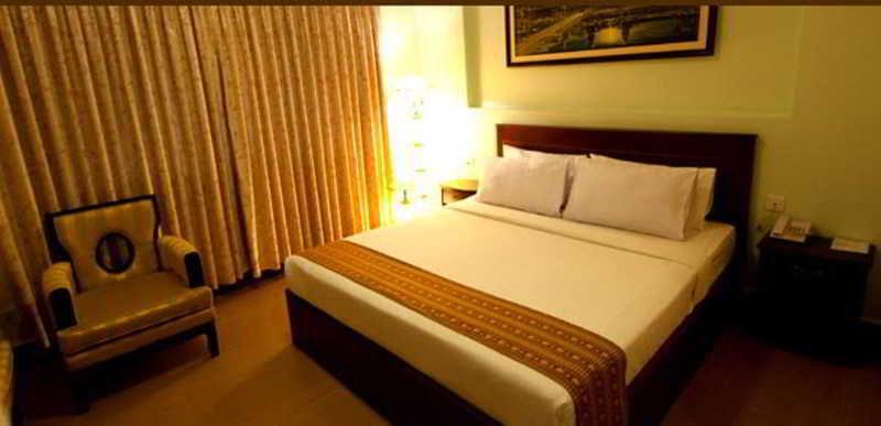 Hotel Luxury World Phnom Penh Exteriör bild