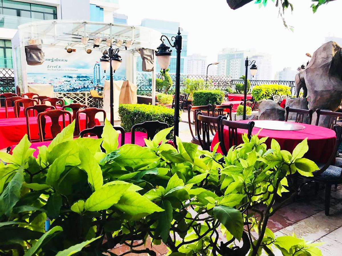 Hotel Luxury World Phnom Penh Exteriör bild