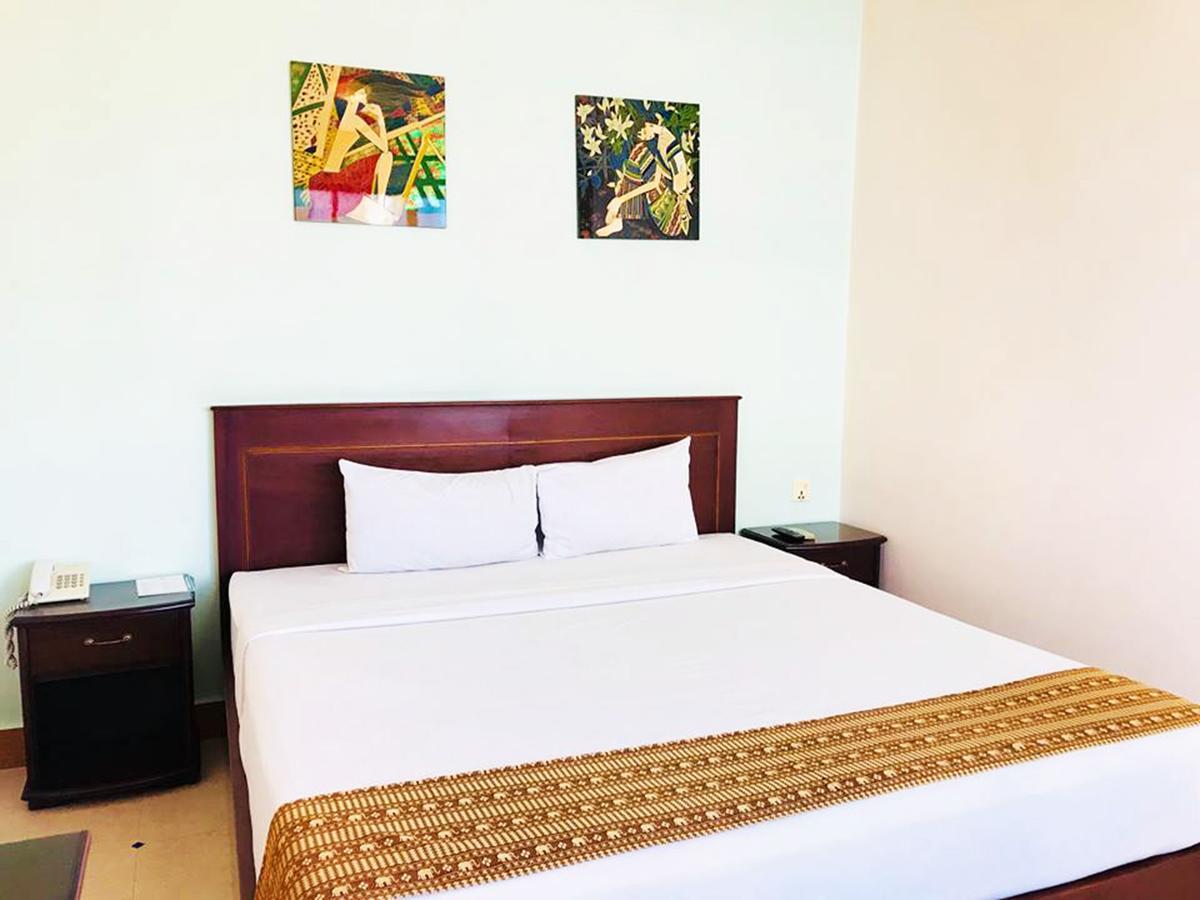Hotel Luxury World Phnom Penh Exteriör bild
