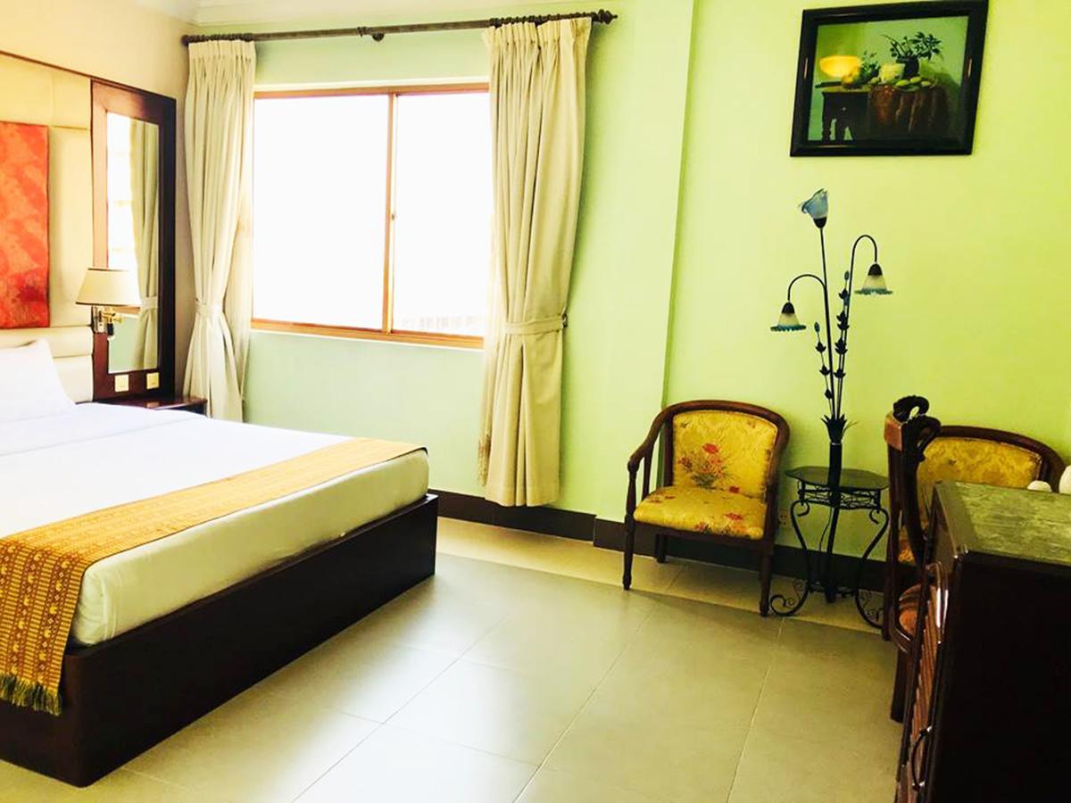 Hotel Luxury World Phnom Penh Exteriör bild