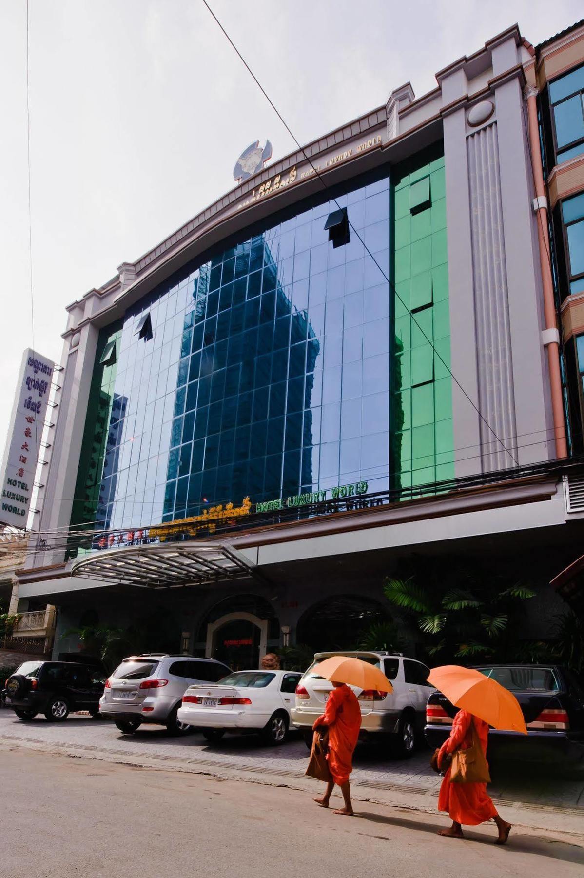 Hotel Luxury World Phnom Penh Exteriör bild